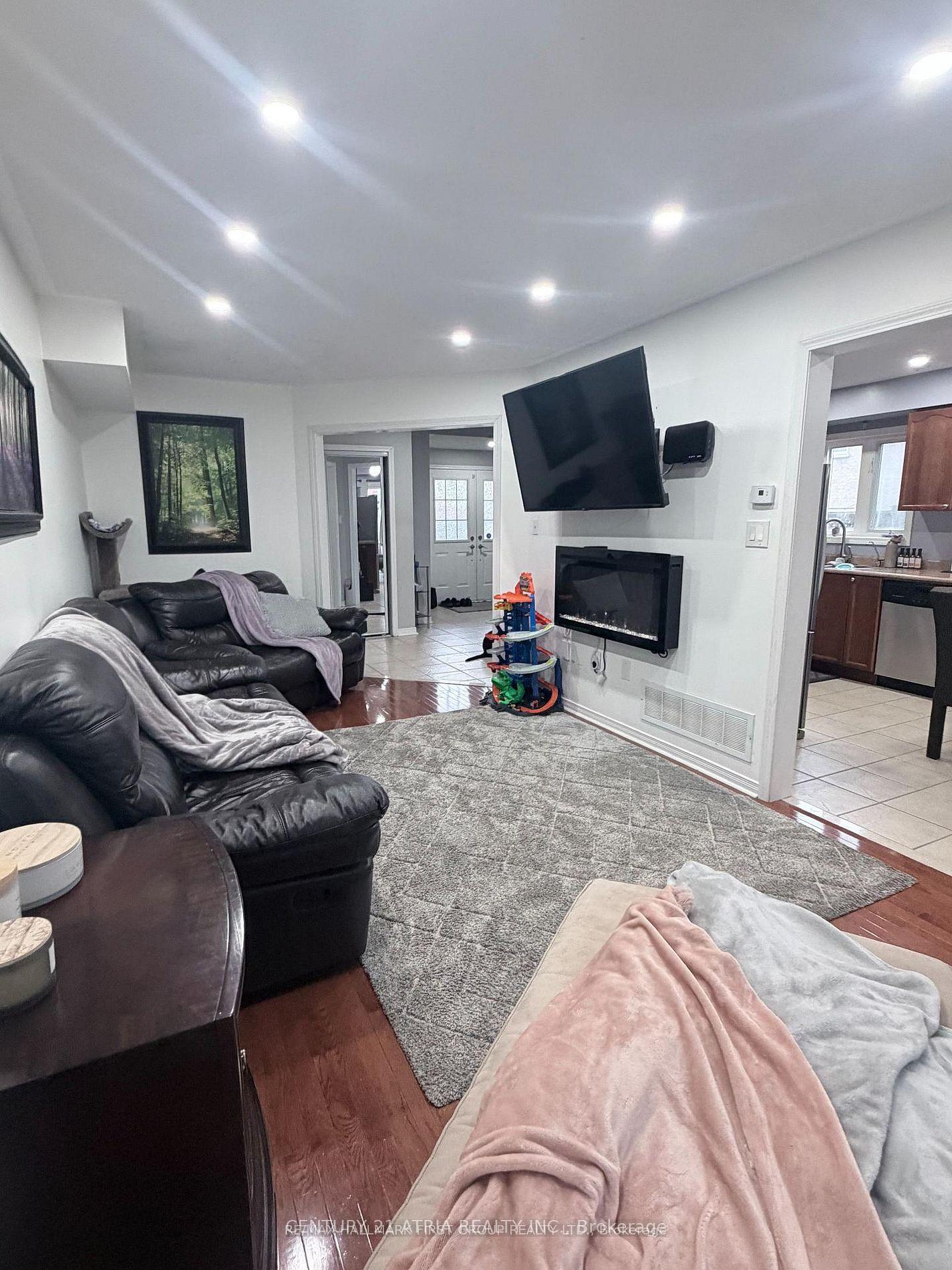 Photo 15 of 82 Hutton Place, Clarington, Bowmanville — HOMEH