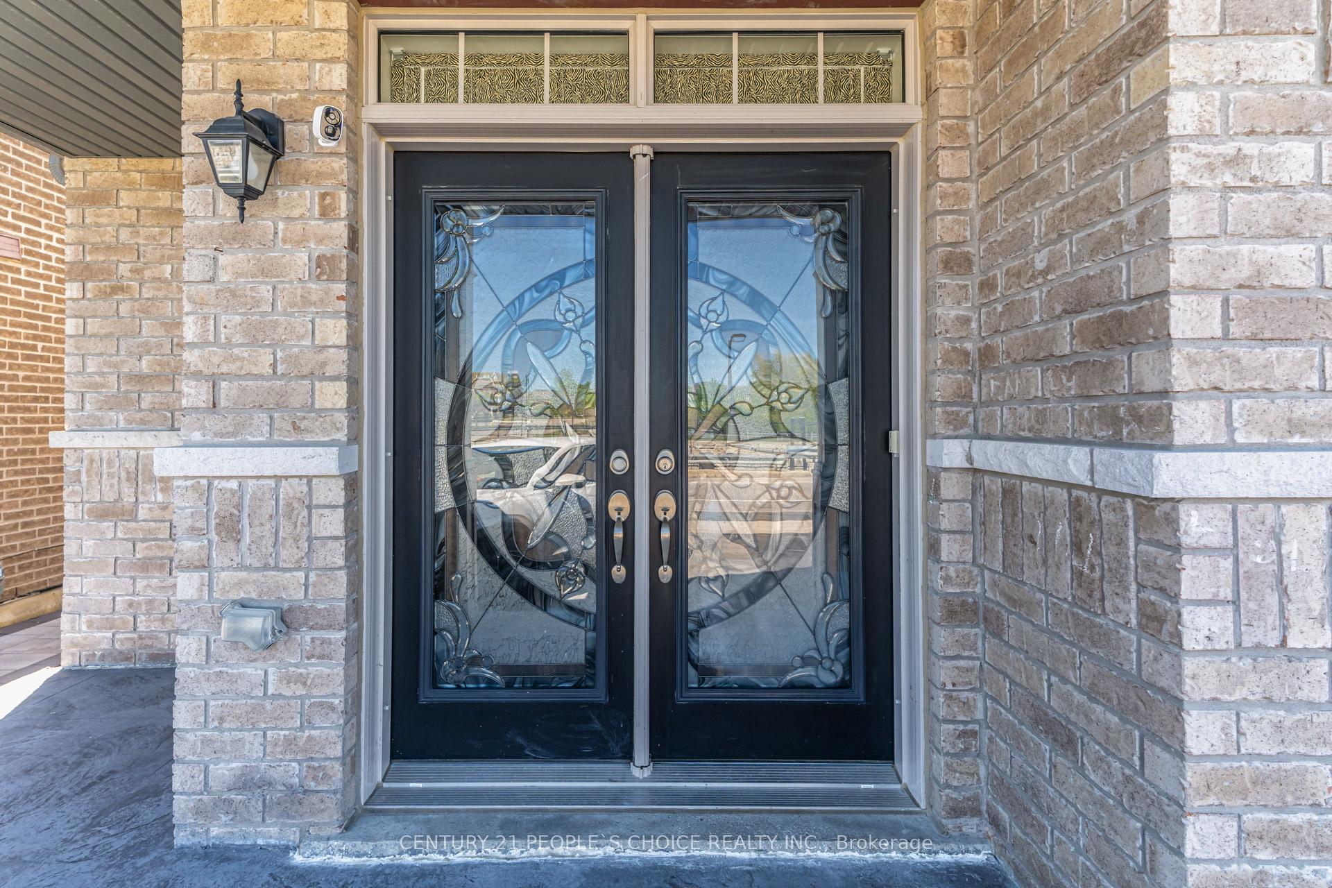 Photo 4 of 257 East's Corners Boulevard, Vaughan, Kleinburg — HOMEH