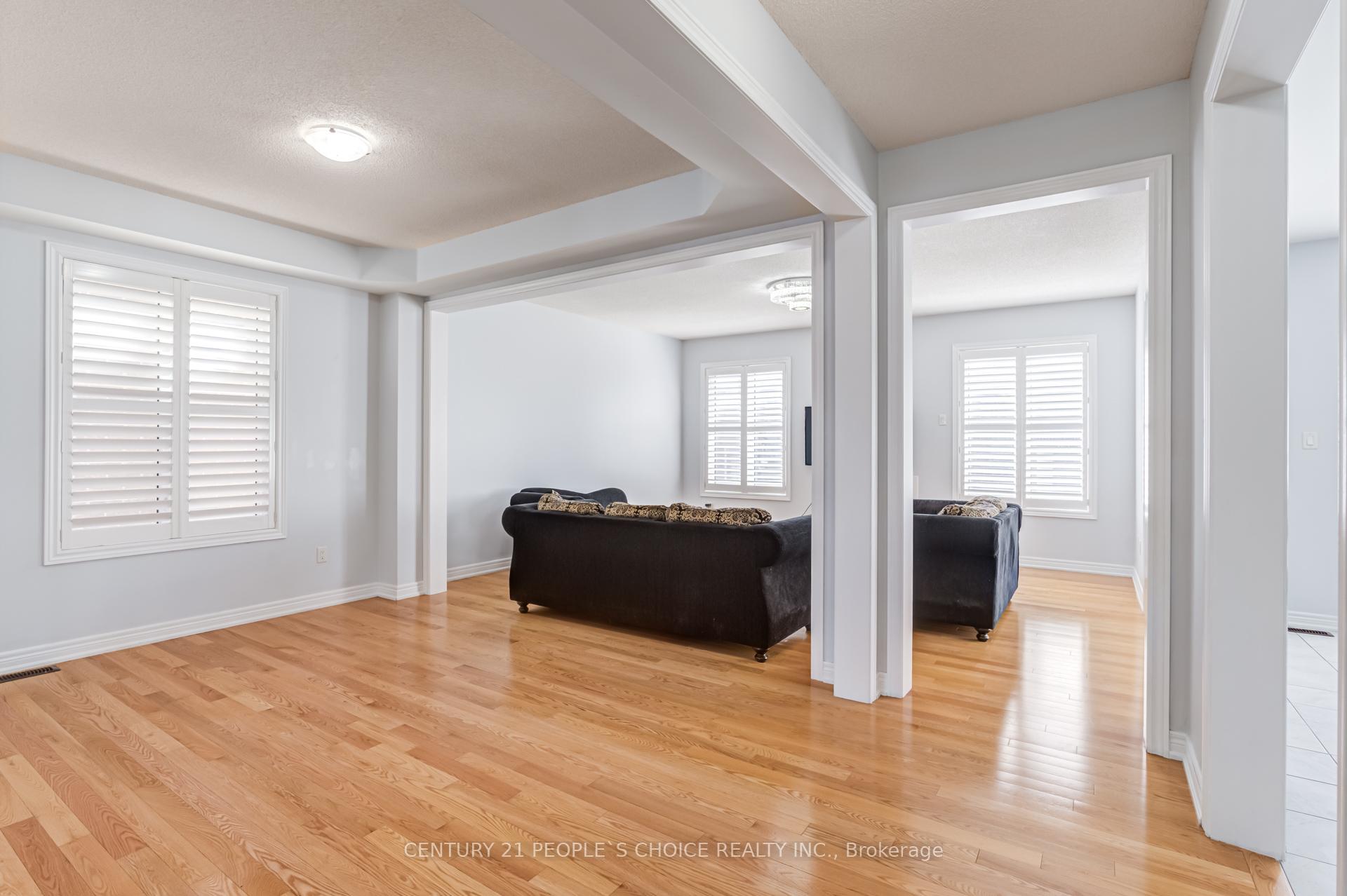 Photo 8 of 257 East's Corners Boulevard, Vaughan, Kleinburg — HOMEH