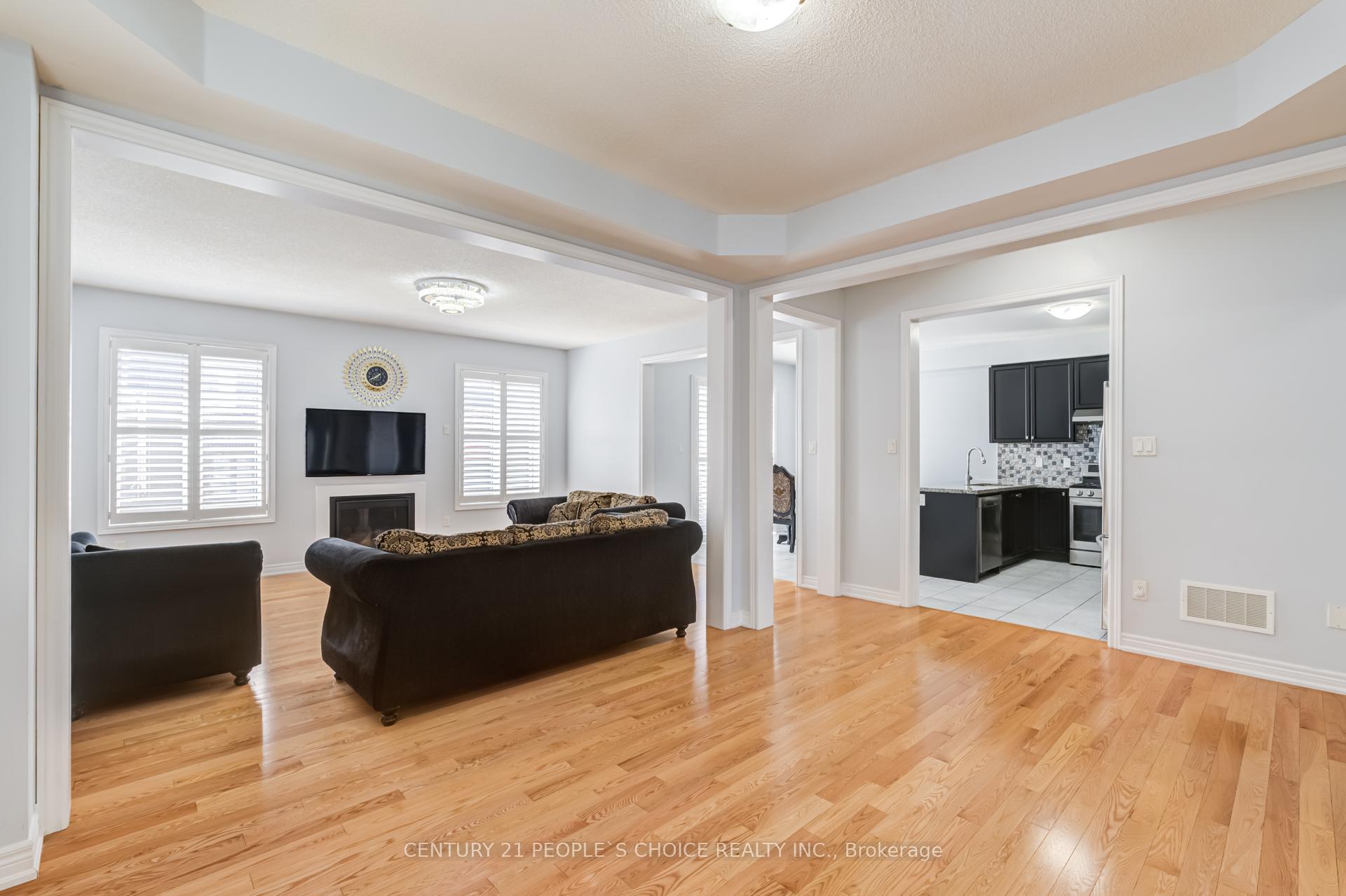 Photo 9 of 257 East's Corners Boulevard, Vaughan, Kleinburg — HOMEH
