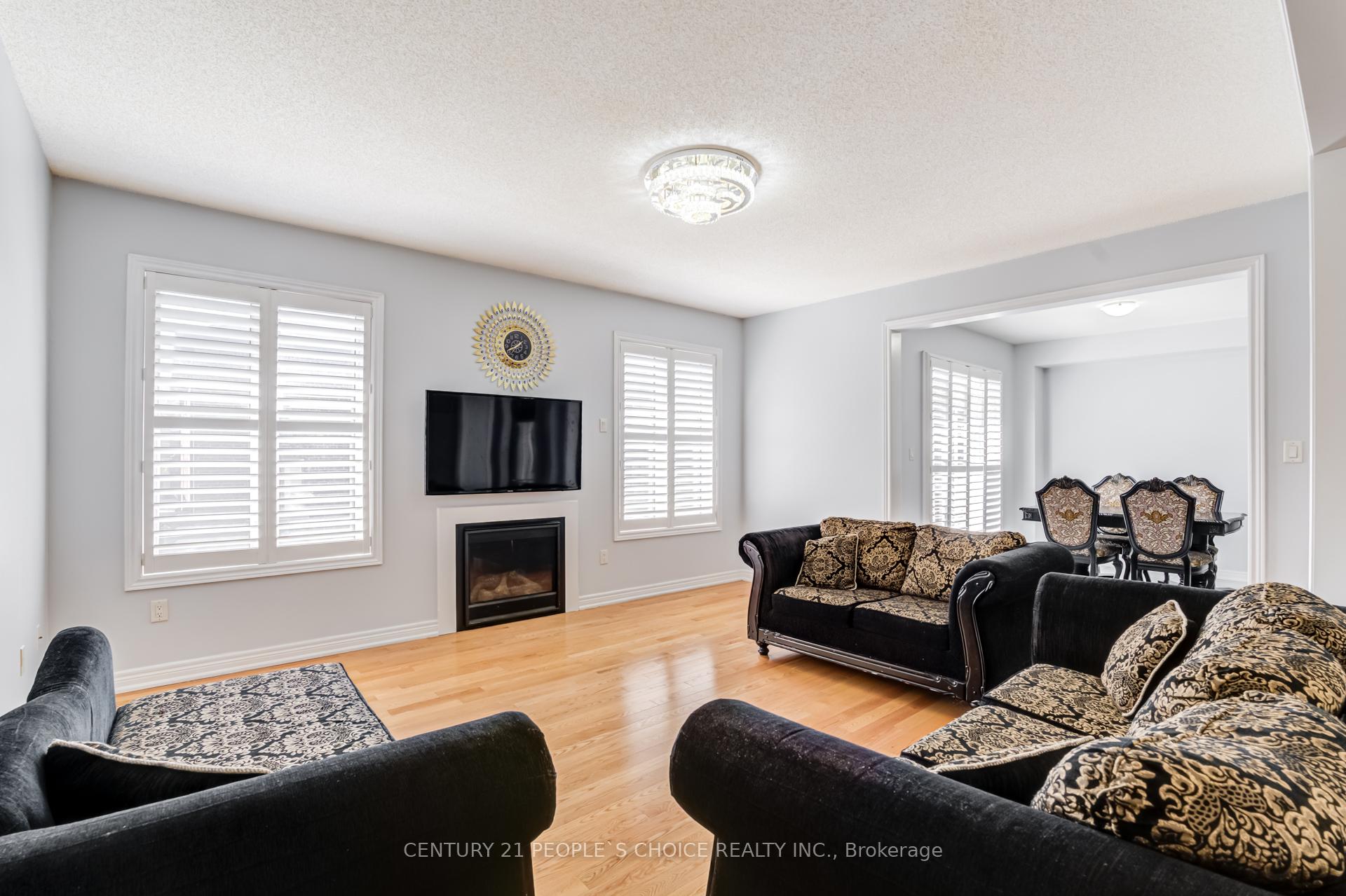 Photo 12 of 257 East's Corners Boulevard, Vaughan, Kleinburg — HOMEH