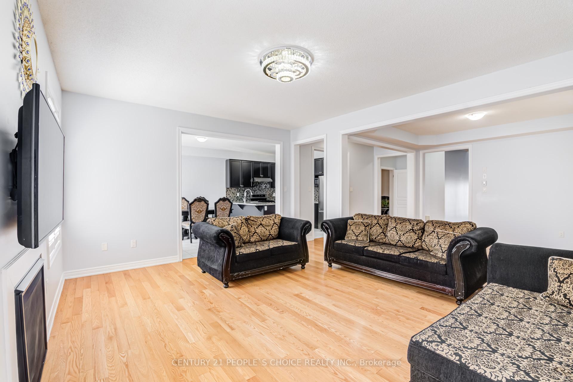 Photo 13 of 257 East's Corners Boulevard, Vaughan, Kleinburg — HOMEH