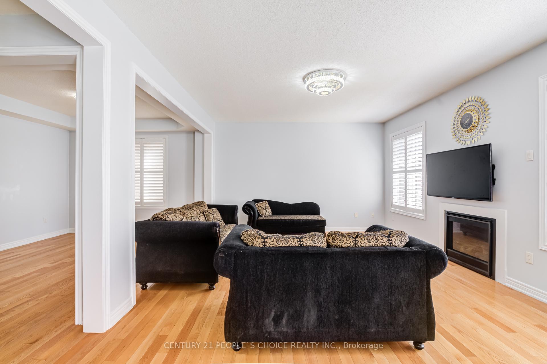 Photo 15 of 257 East's Corners Boulevard, Vaughan, Kleinburg — HOMEH