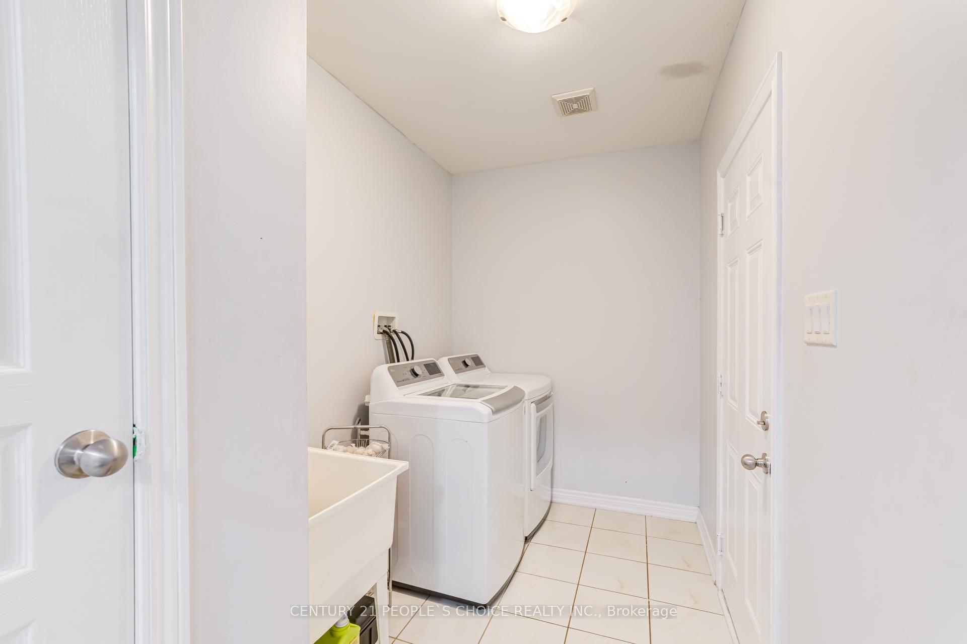 Photo 23 of 257 East's Corners Boulevard, Vaughan, Kleinburg — HOMEH