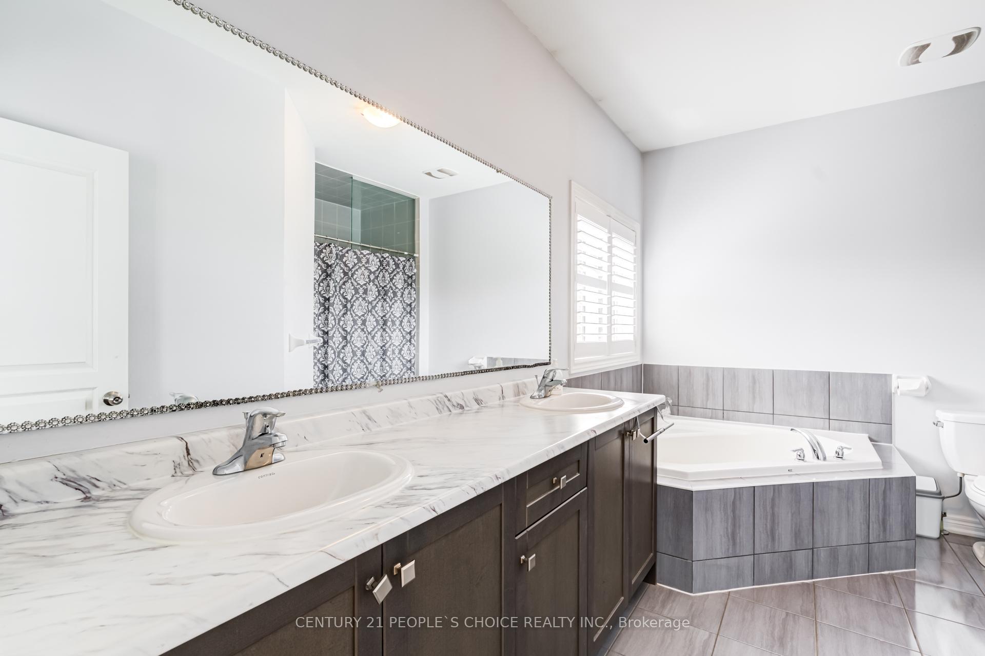 Photo 30 of 257 East's Corners Boulevard, Vaughan, Kleinburg — HOMEH