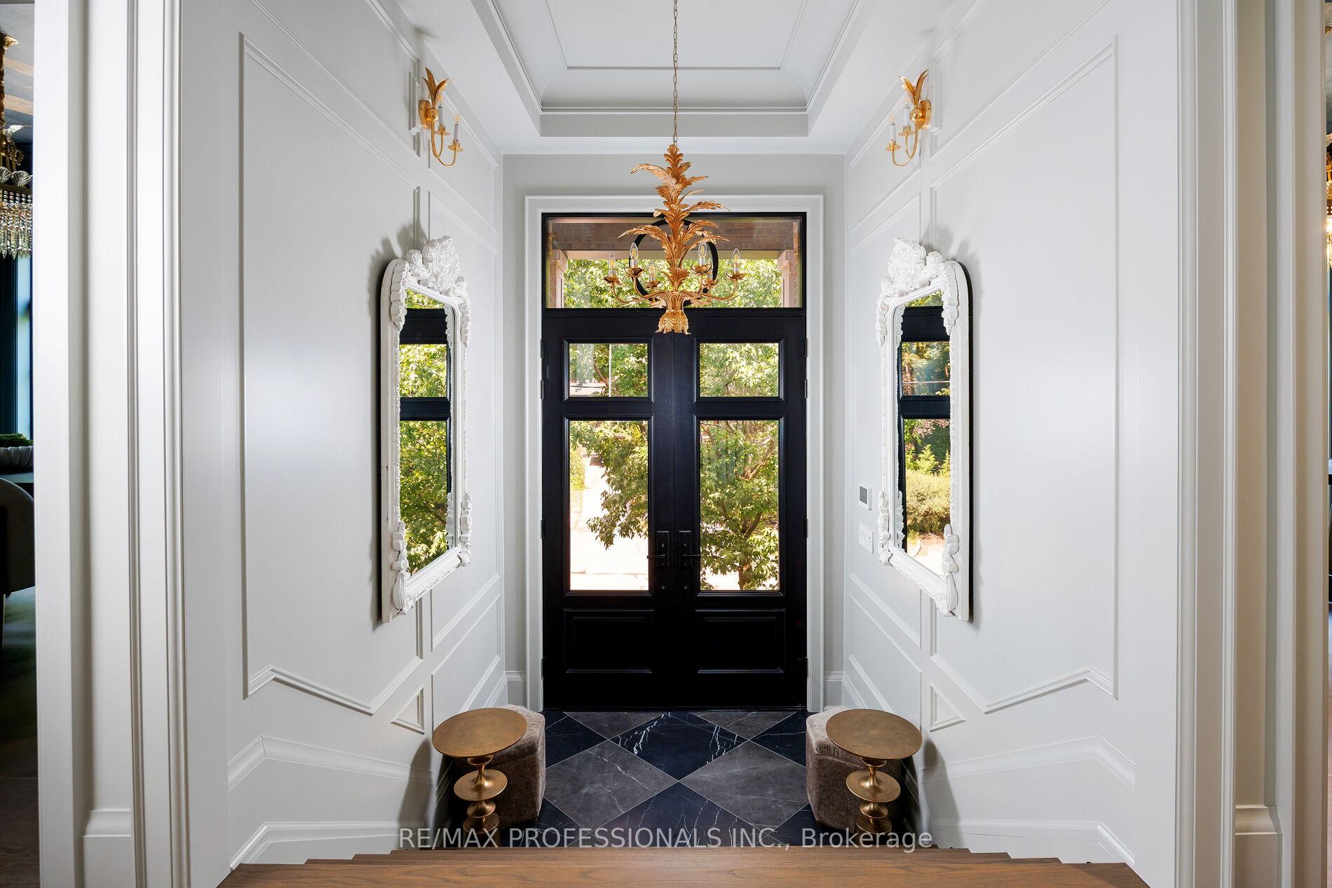Photo 4 of 30 Dacre Crescent, Toronto, High Park-Swansea — HOMEH