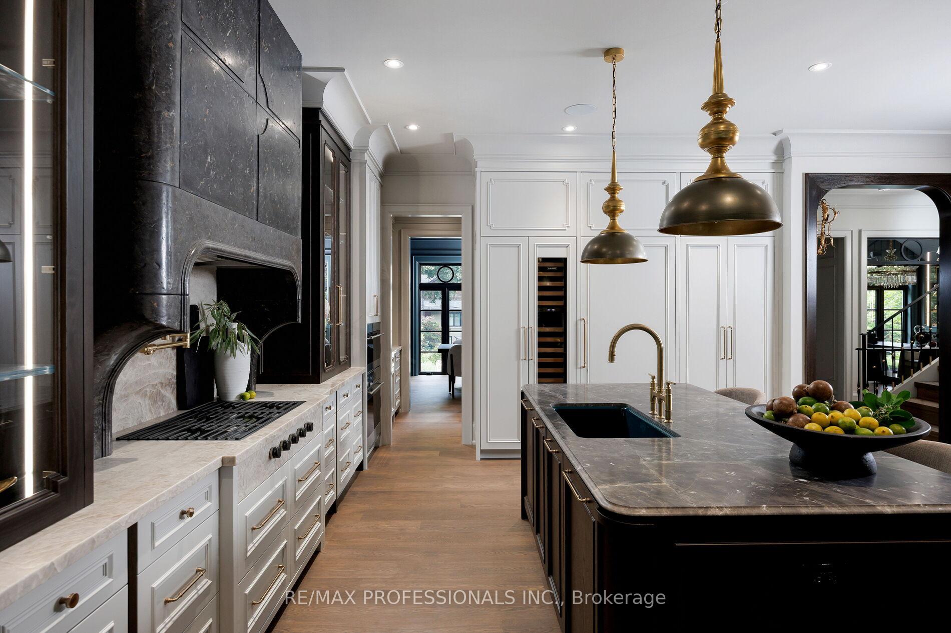 Photo 18 of 30 Dacre Crescent, Toronto, High Park-Swansea — HOMEH