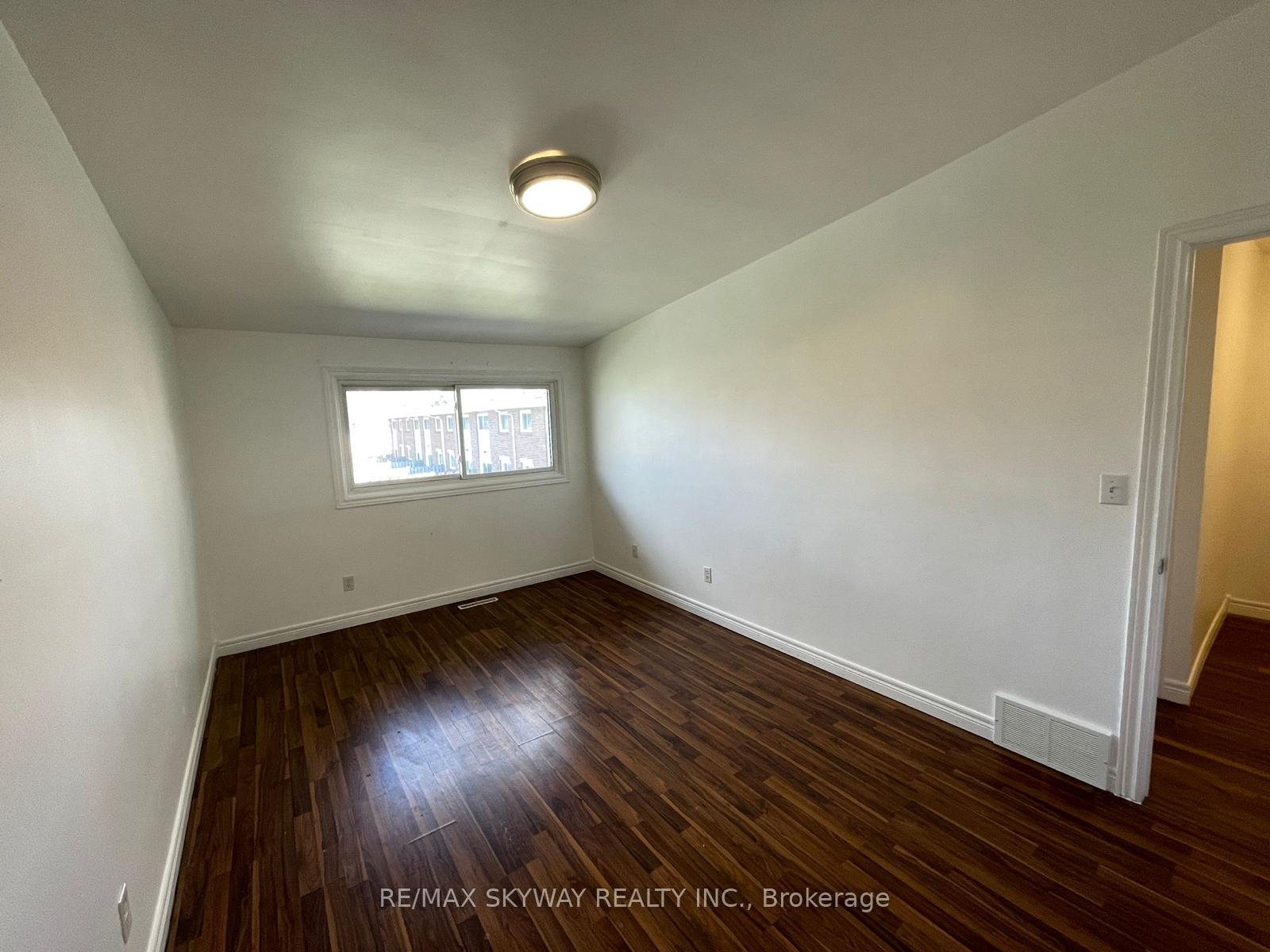 Photo 11 of Unit 97, 1730 Columbia Court, Windsor — HOMEH