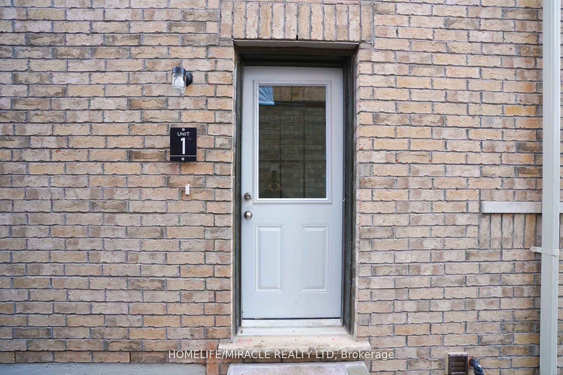 Photo 4 of Unit Lower, 7 Ludlow Drive, Barrie, Innis-Shore — HOMEH