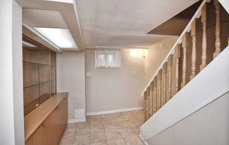 Photo 3 of Unit Lower, 25 Rockport Crescent, Richmond Hill, Crosby — HOMEH