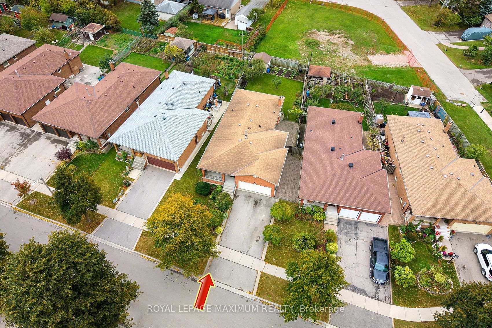 Photo 3 of 114 Beechnut Road, Vaughan, West Woodbridge — HOMEH