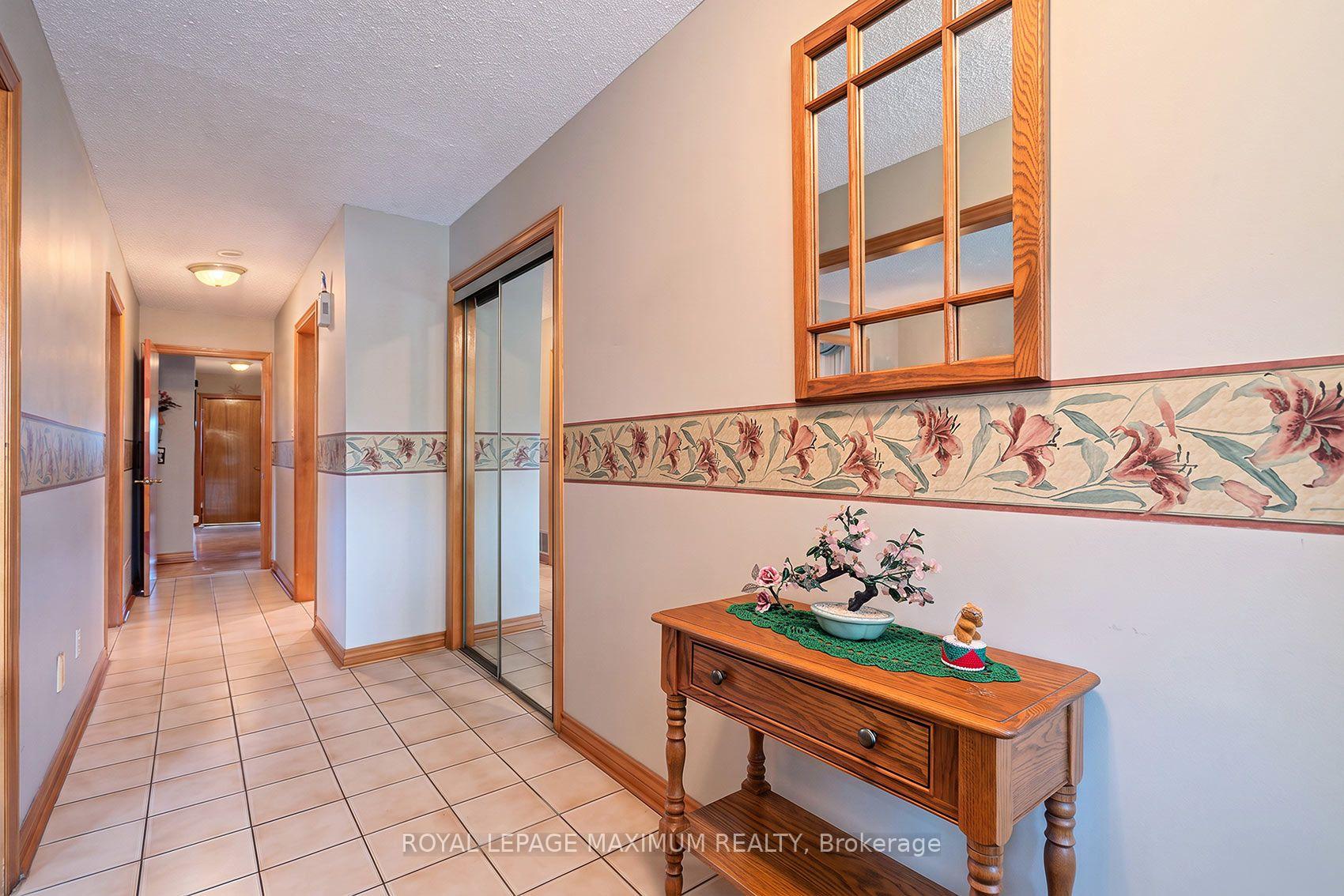 Photo 6 of 114 Beechnut Road, Vaughan, West Woodbridge — HOMEH