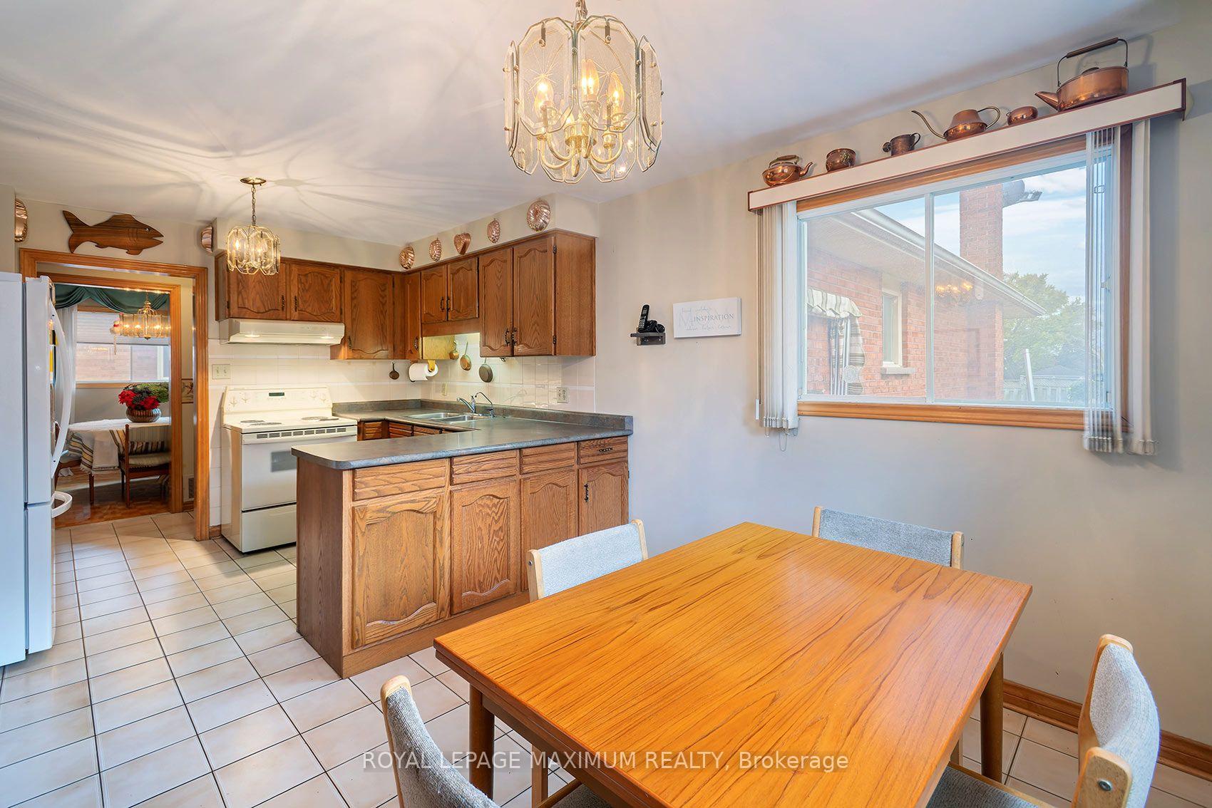 Photo 9 of 114 Beechnut Road, Vaughan, West Woodbridge — HOMEH