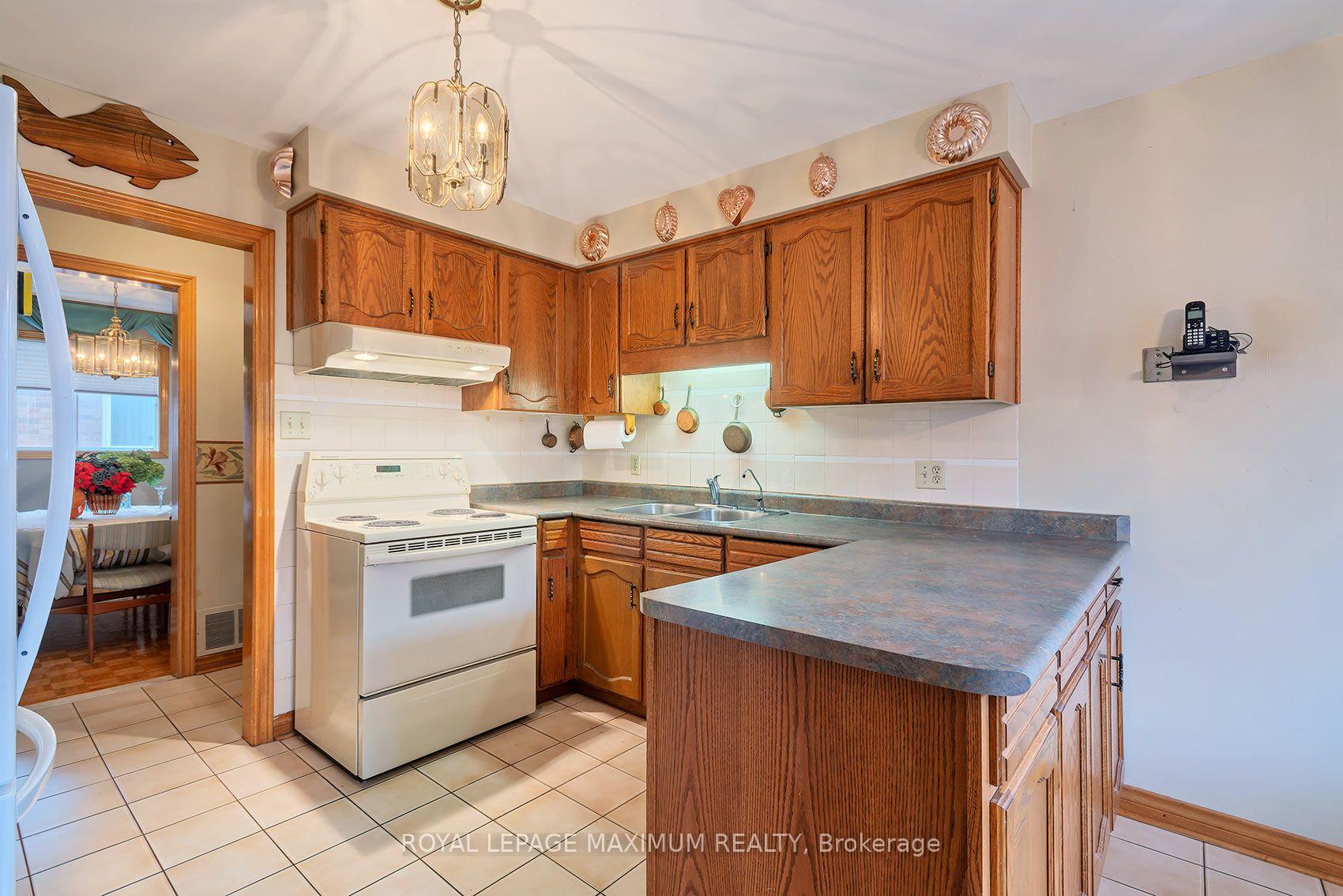 Photo 11 of 114 Beechnut Road, Vaughan, West Woodbridge — HOMEH