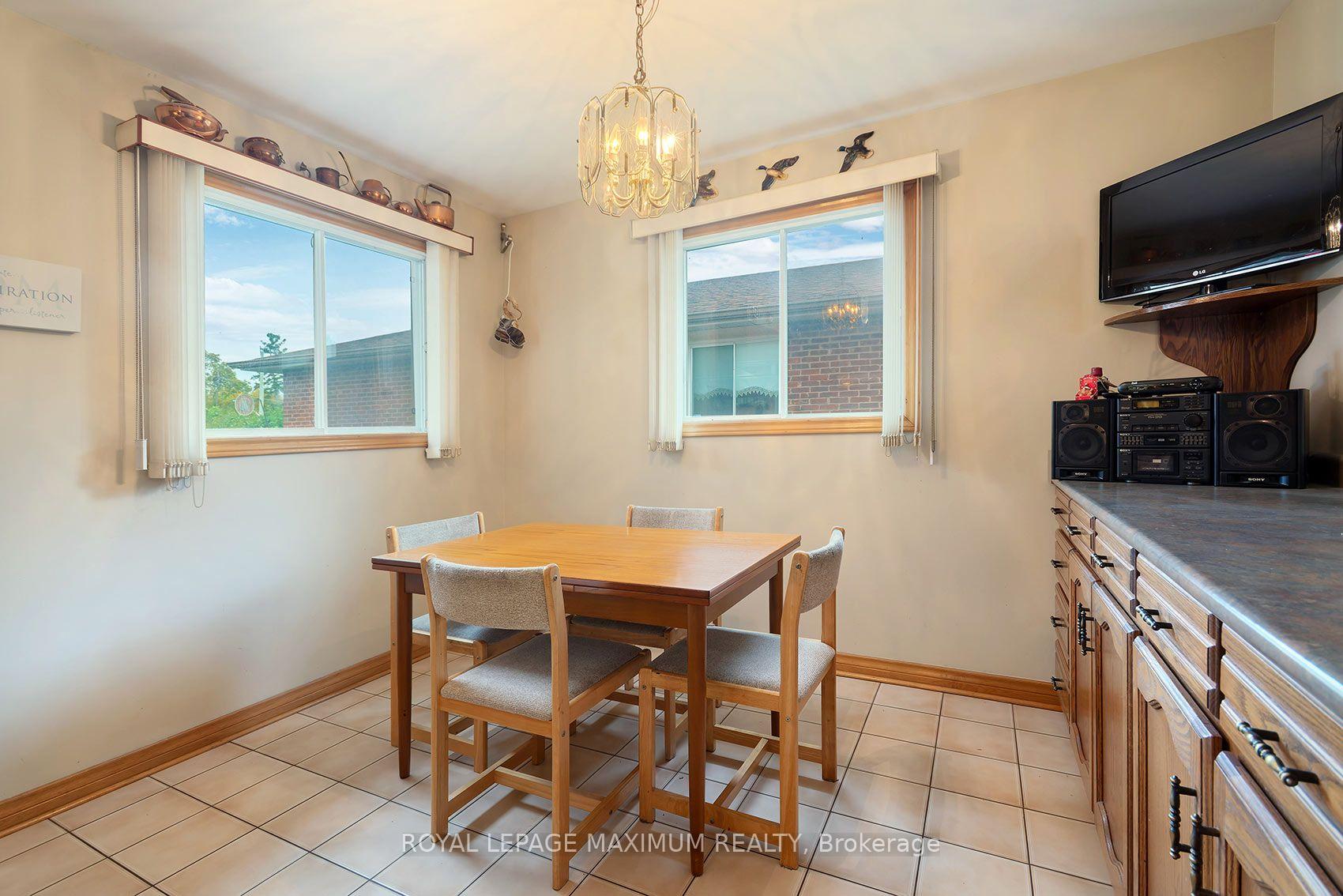 Photo 12 of 114 Beechnut Road, Vaughan, West Woodbridge — HOMEH