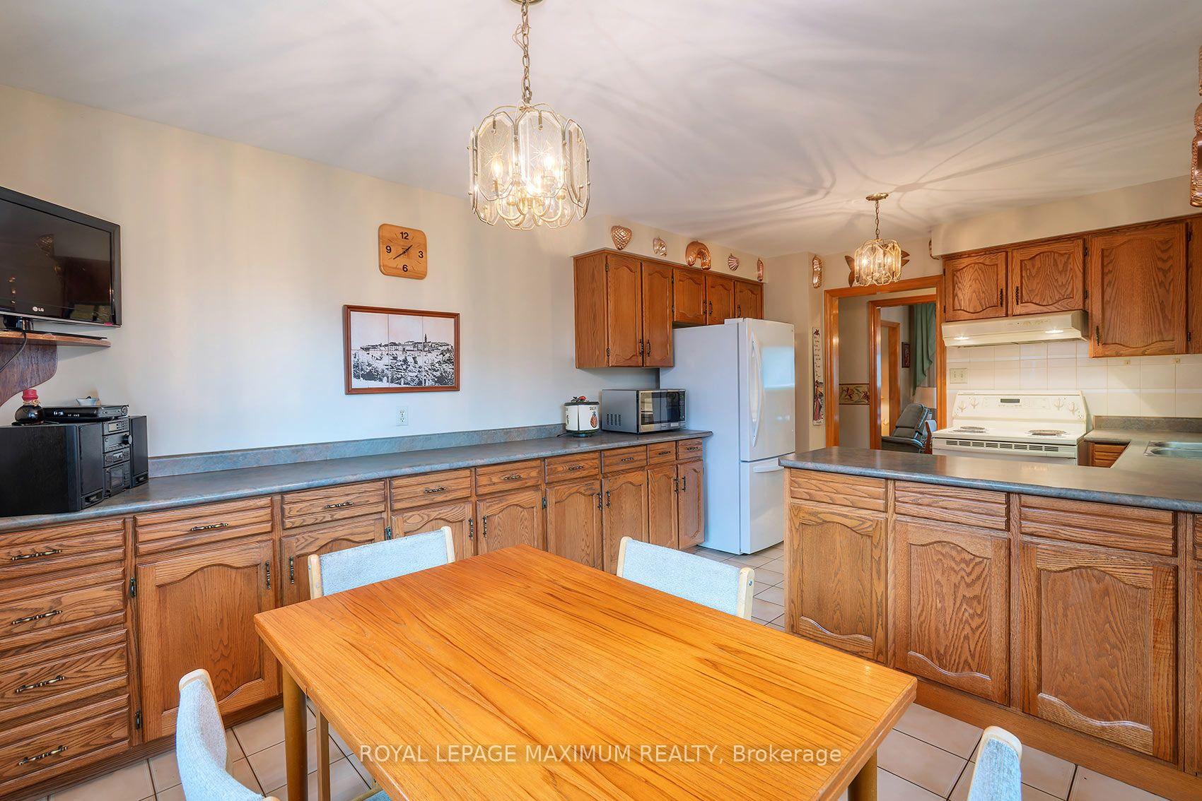 Photo 13 of 114 Beechnut Road, Vaughan, West Woodbridge — HOMEH
