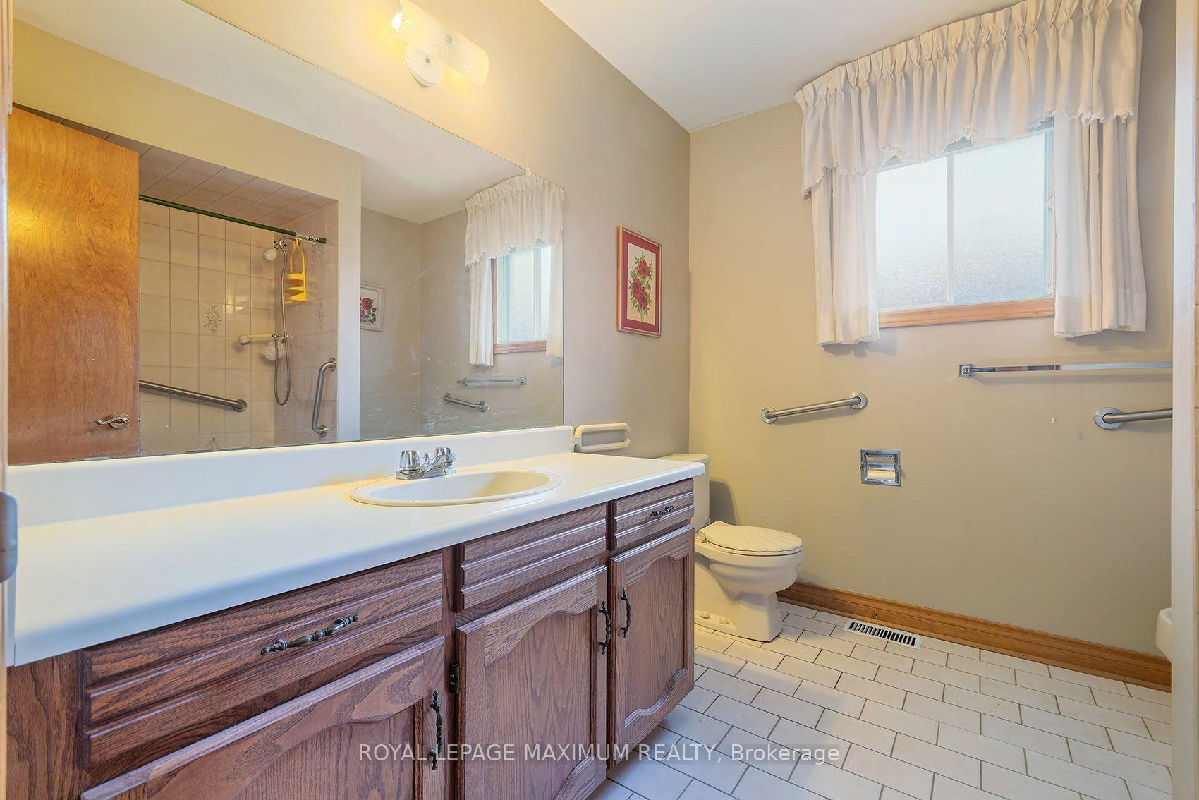 Photo 23 of 114 Beechnut Road, Vaughan, West Woodbridge — HOMEH