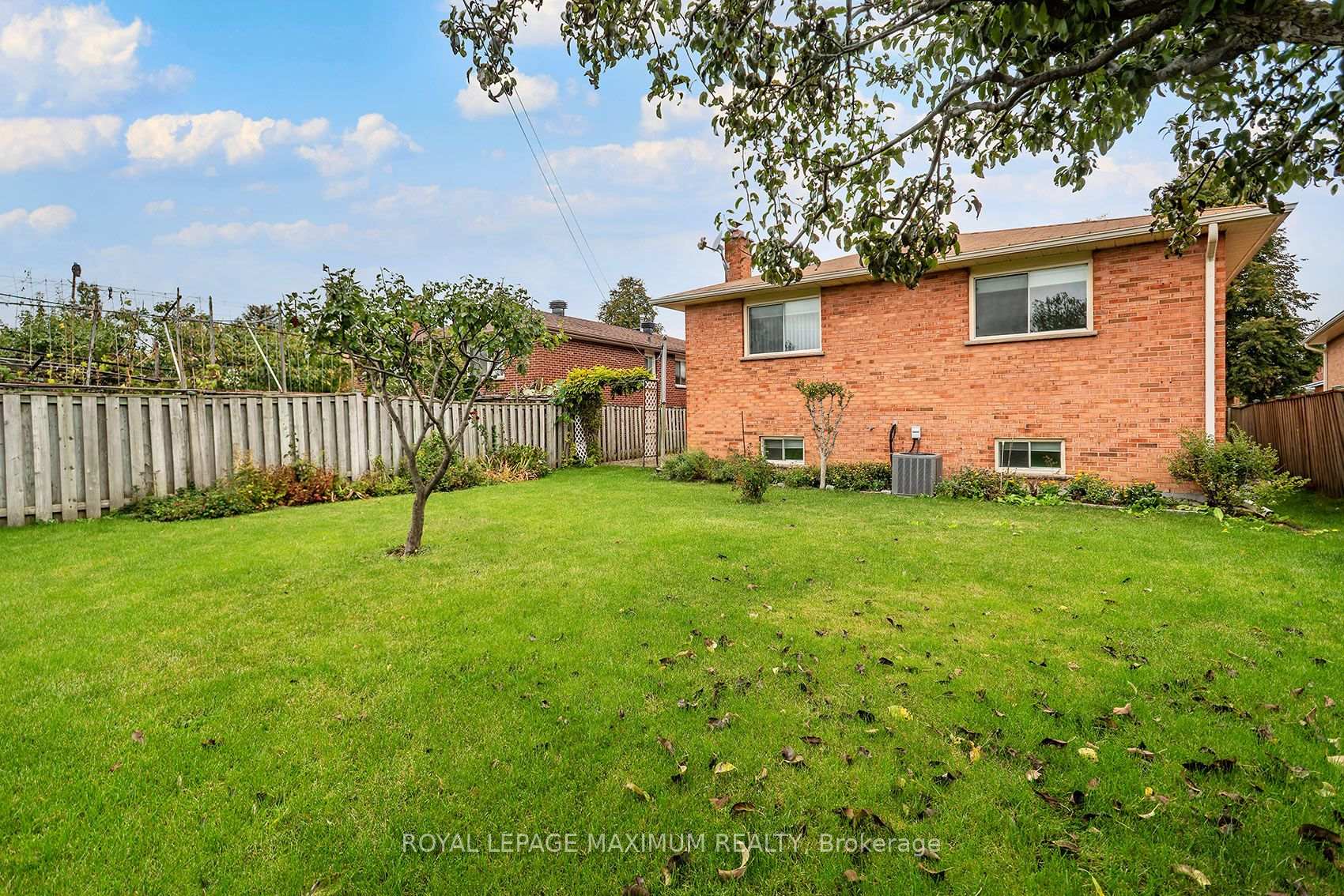 Photo 34 of 114 Beechnut Road, Vaughan, West Woodbridge — HOMEH