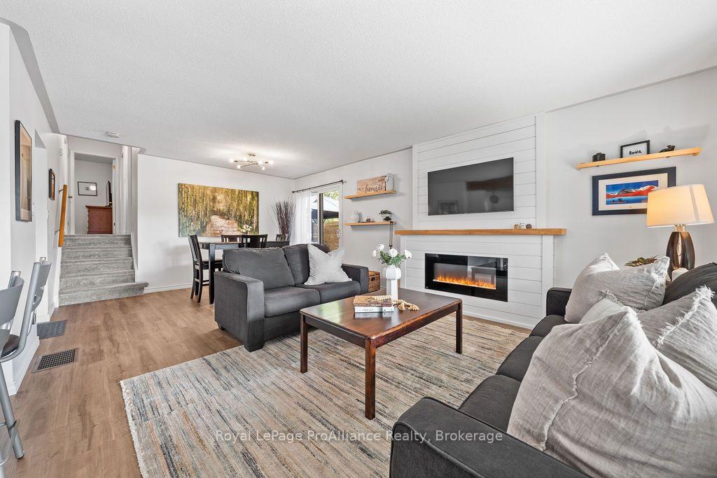 Photo 4 of 159 Singleton Drive, Belleville, Belleville Ward — HOMEH