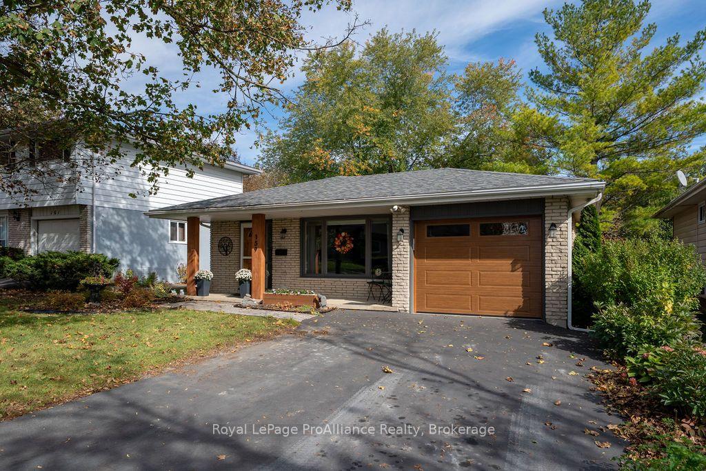 Photo 5 of 159 Singleton Drive, Belleville, Belleville Ward — HOMEH