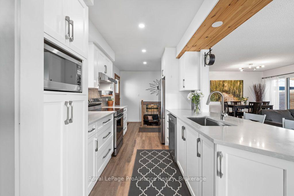 Photo 8 of 159 Singleton Drive, Belleville, Belleville Ward — HOMEH