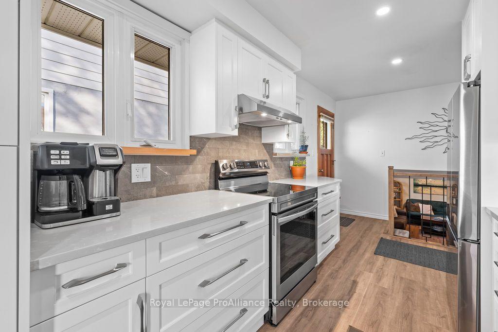 Photo 9 of 159 Singleton Drive, Belleville, Belleville Ward — HOMEH