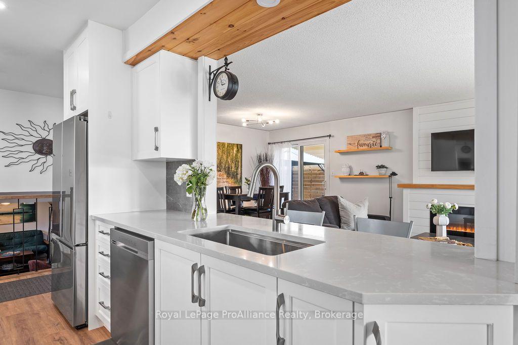 Photo 13 of 159 Singleton Drive, Belleville, Belleville Ward — HOMEH