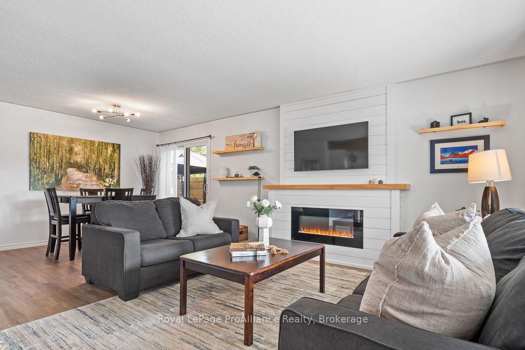 Photo 17 of 159 Singleton Drive, Belleville, Belleville Ward — HOMEH