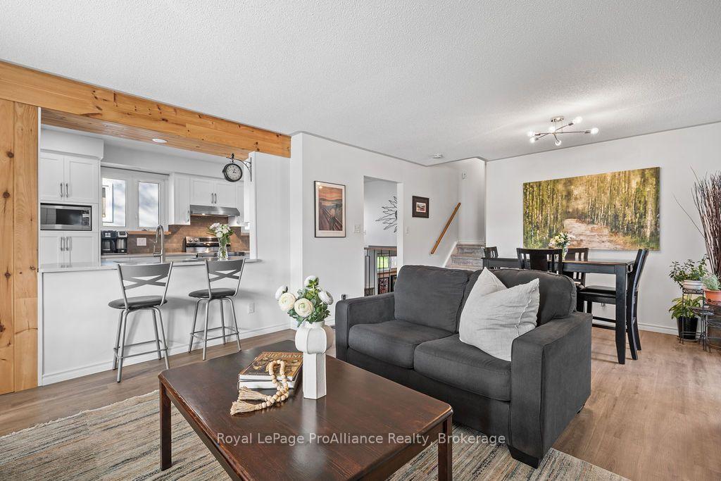Photo 20 of 159 Singleton Drive, Belleville, Belleville Ward — HOMEH