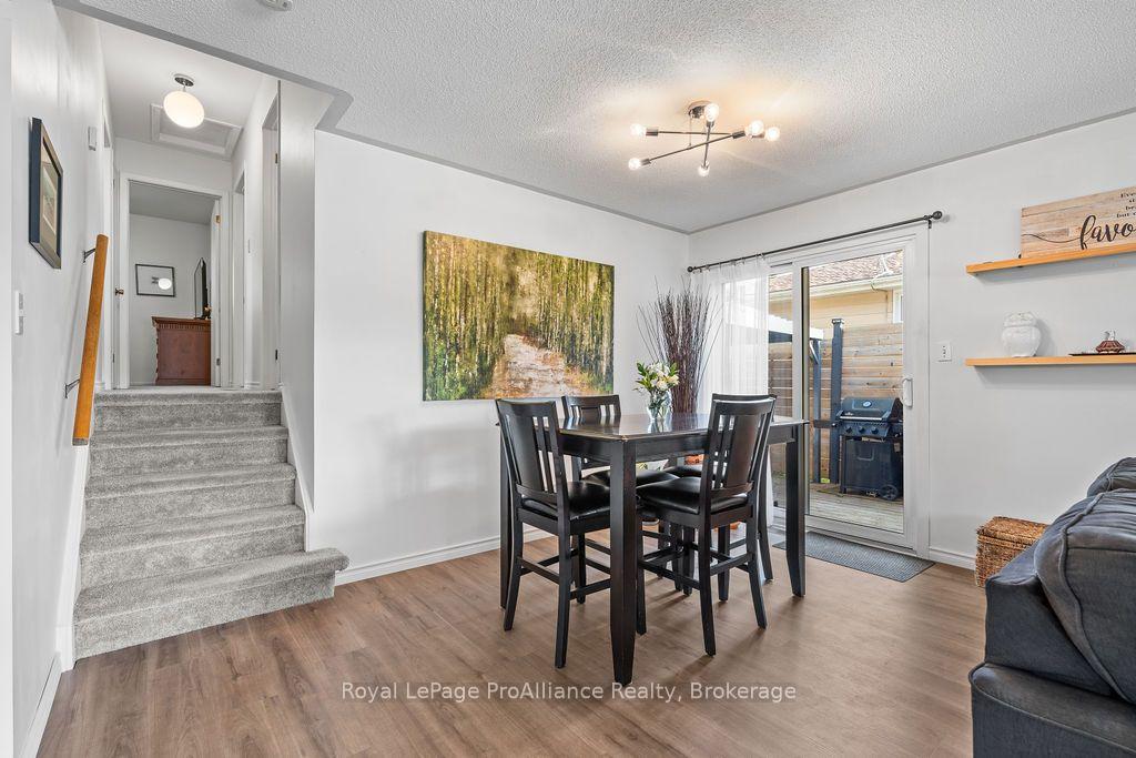 Photo 21 of 159 Singleton Drive, Belleville, Belleville Ward — HOMEH