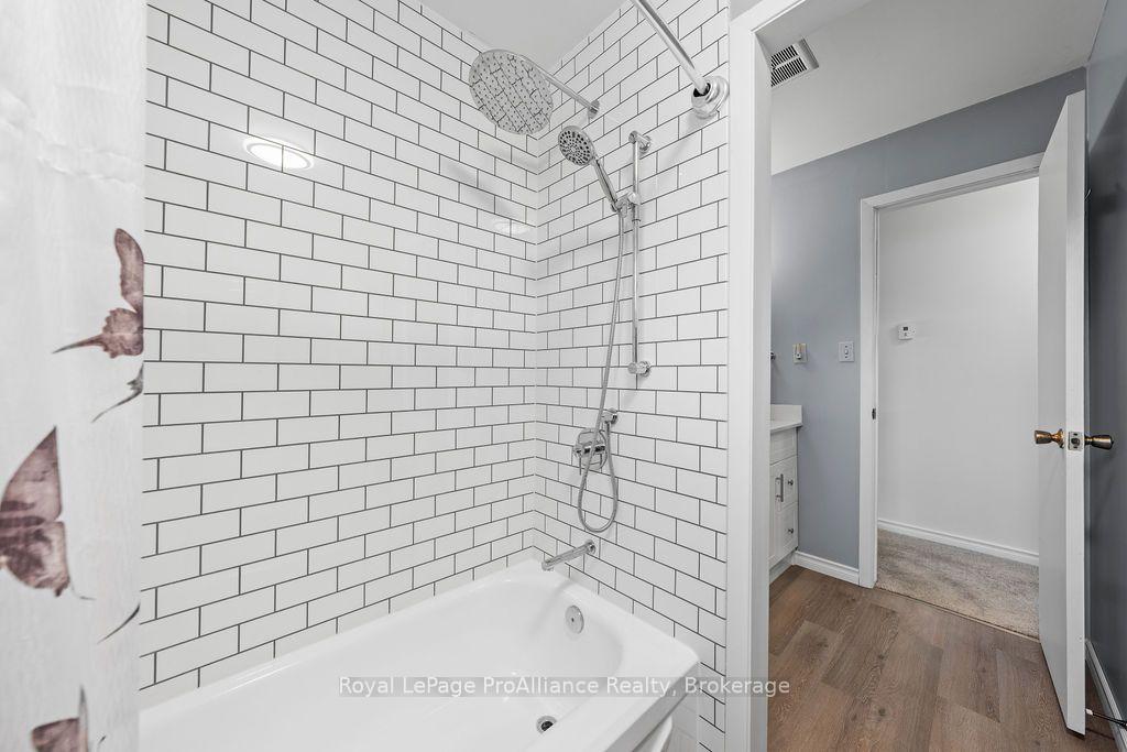 Photo 31 of 159 Singleton Drive, Belleville, Belleville Ward — HOMEH