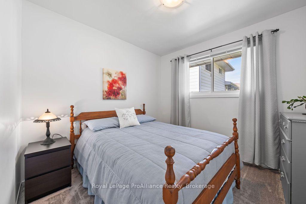 Photo 33 of 159 Singleton Drive, Belleville, Belleville Ward — HOMEH