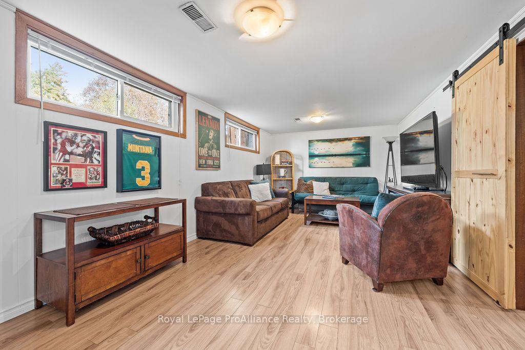Photo 39 of 159 Singleton Drive, Belleville, Belleville Ward — HOMEH