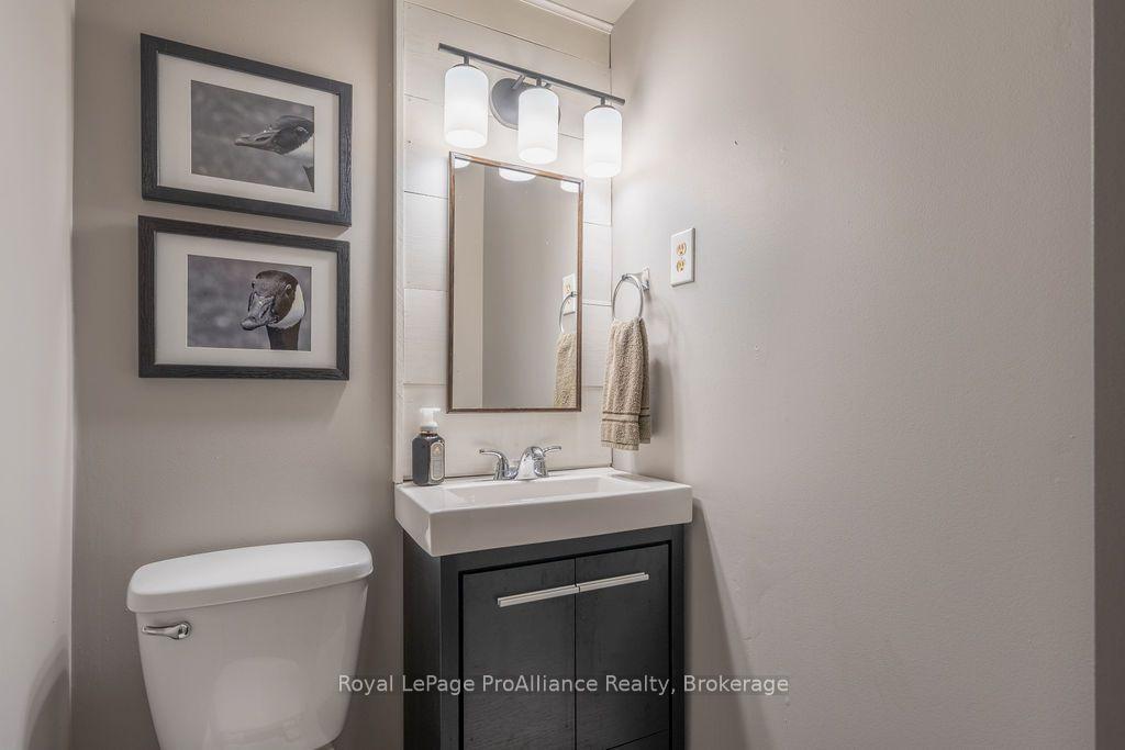 Photo 43 of 159 Singleton Drive, Belleville, Belleville Ward — HOMEH