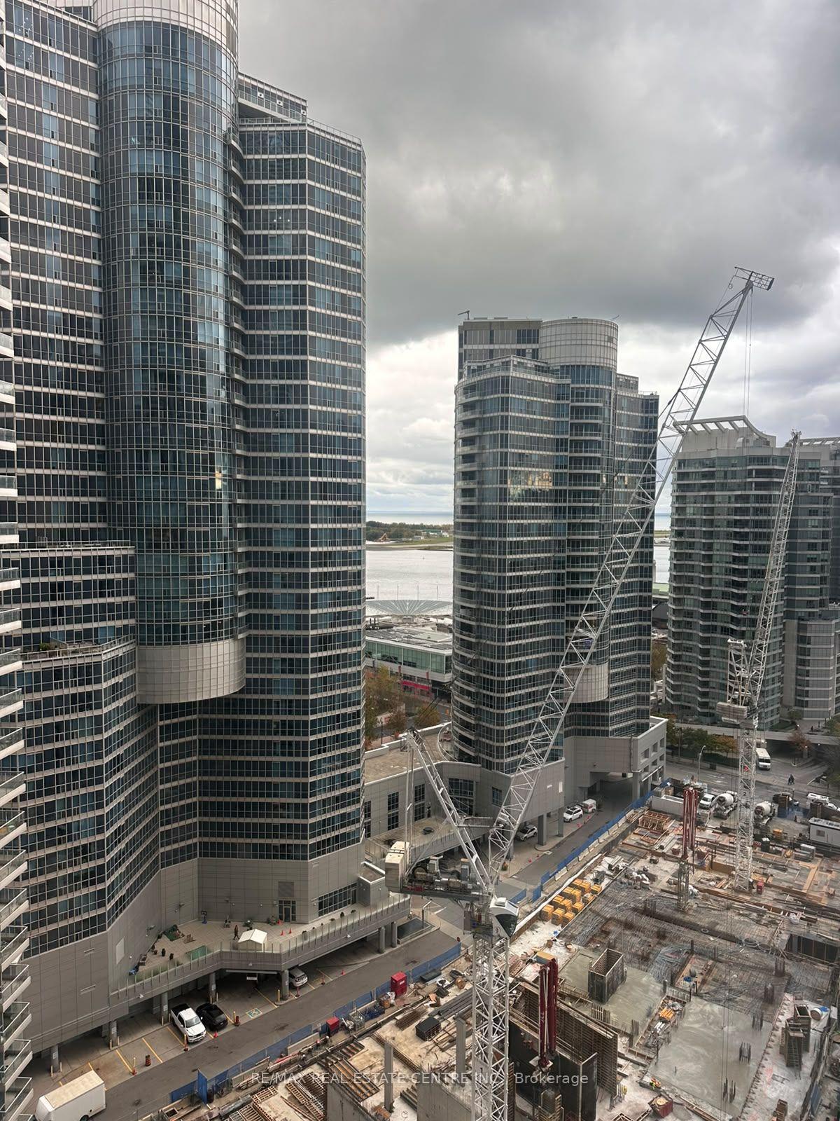 Photo 2 of Unit 2008, 10 York Street, Toronto, Waterfront Communities — HOMEH