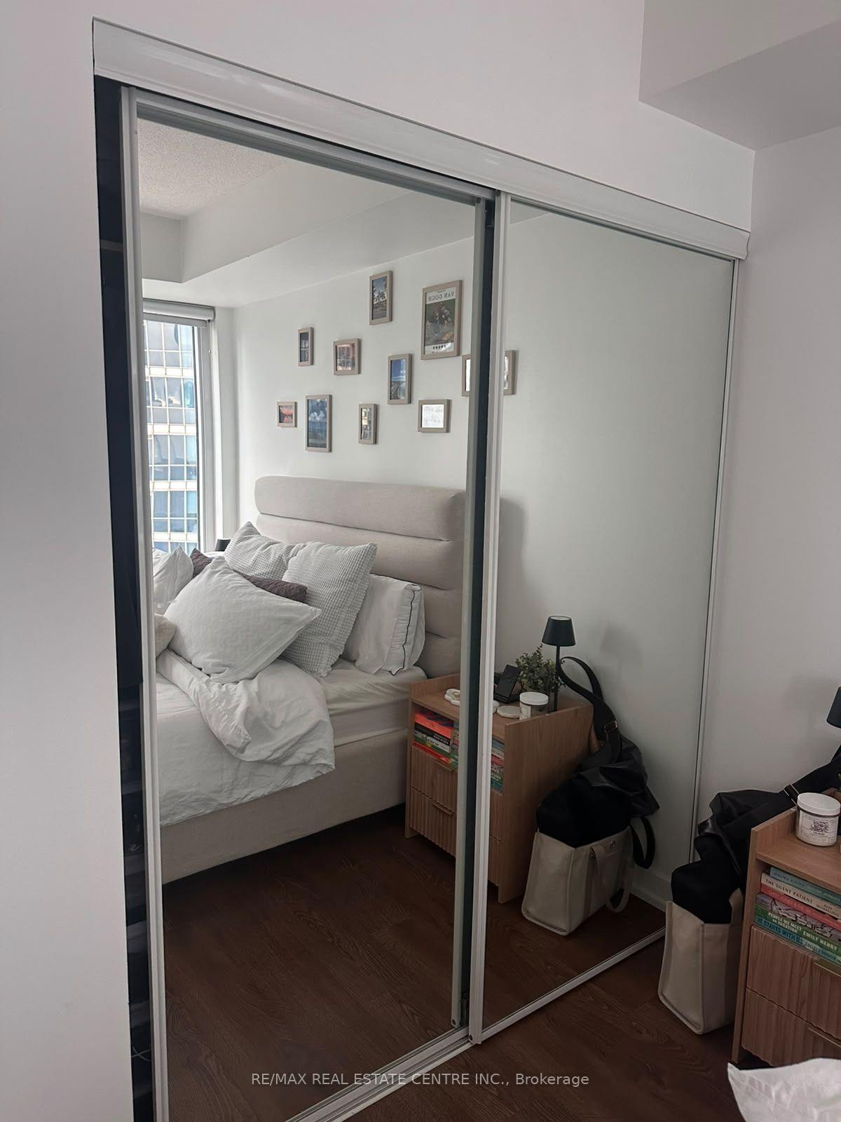Photo 4 of Unit 2008, 10 York Street, Toronto, Waterfront Communities — HOMEH