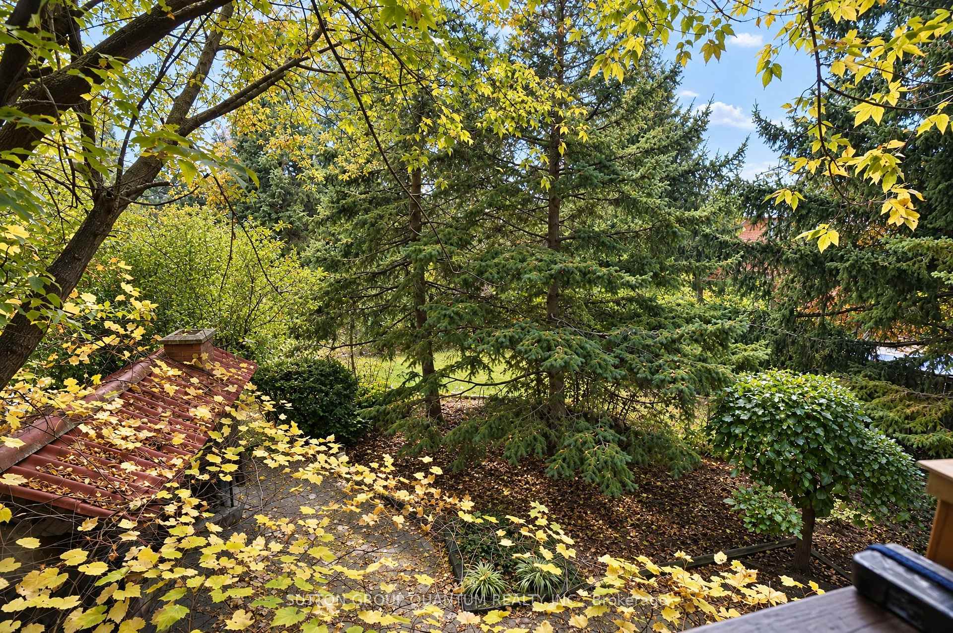Photo 4 of 5254 Charnwood Crescent, Mississauga, East Credit — HOMEH