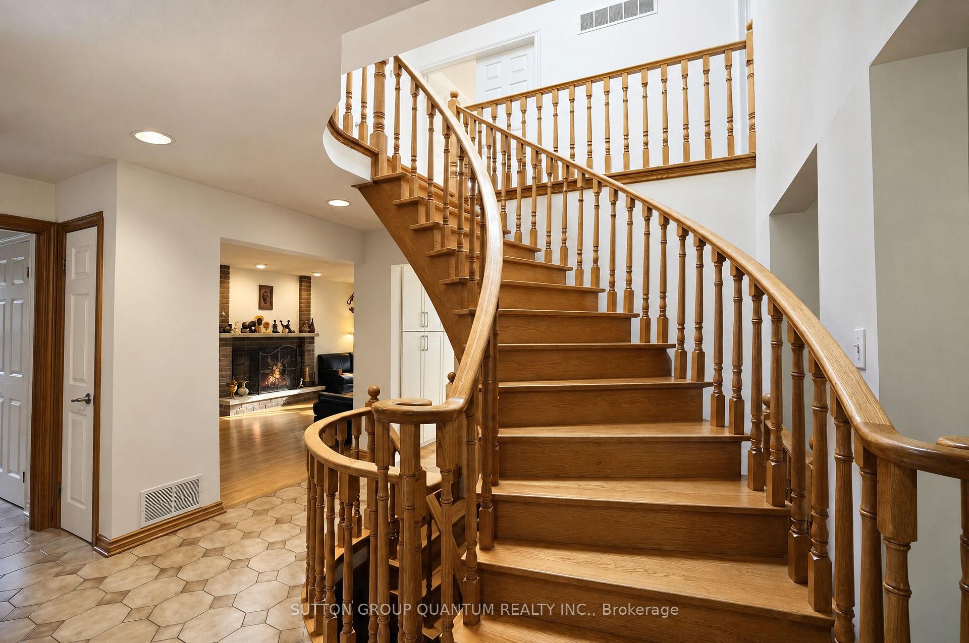 Photo 15 of 5254 Charnwood Crescent, Mississauga, East Credit — HOMEH
