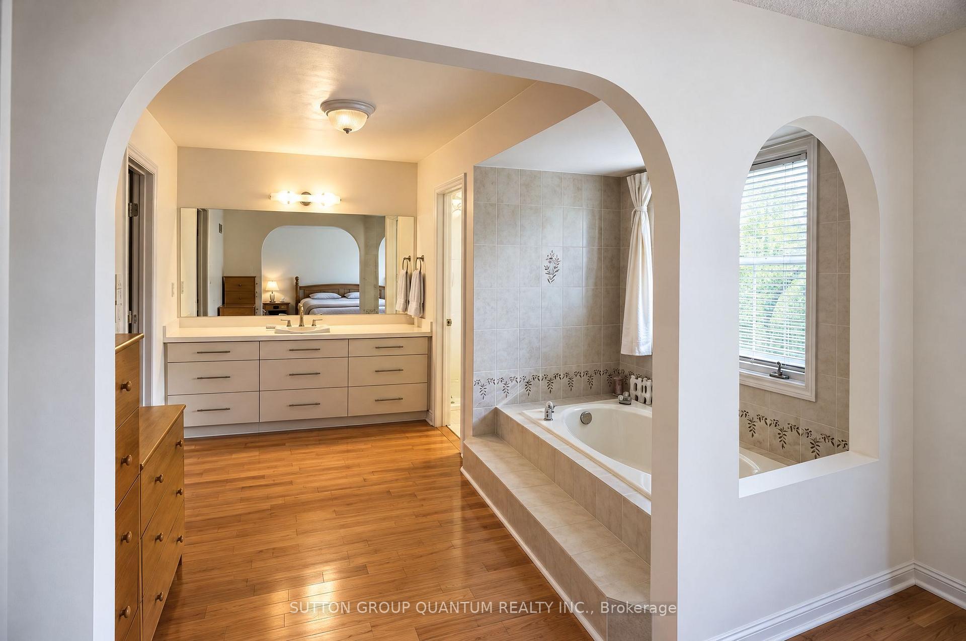 Photo 26 of 5254 Charnwood Crescent, Mississauga, East Credit — HOMEH