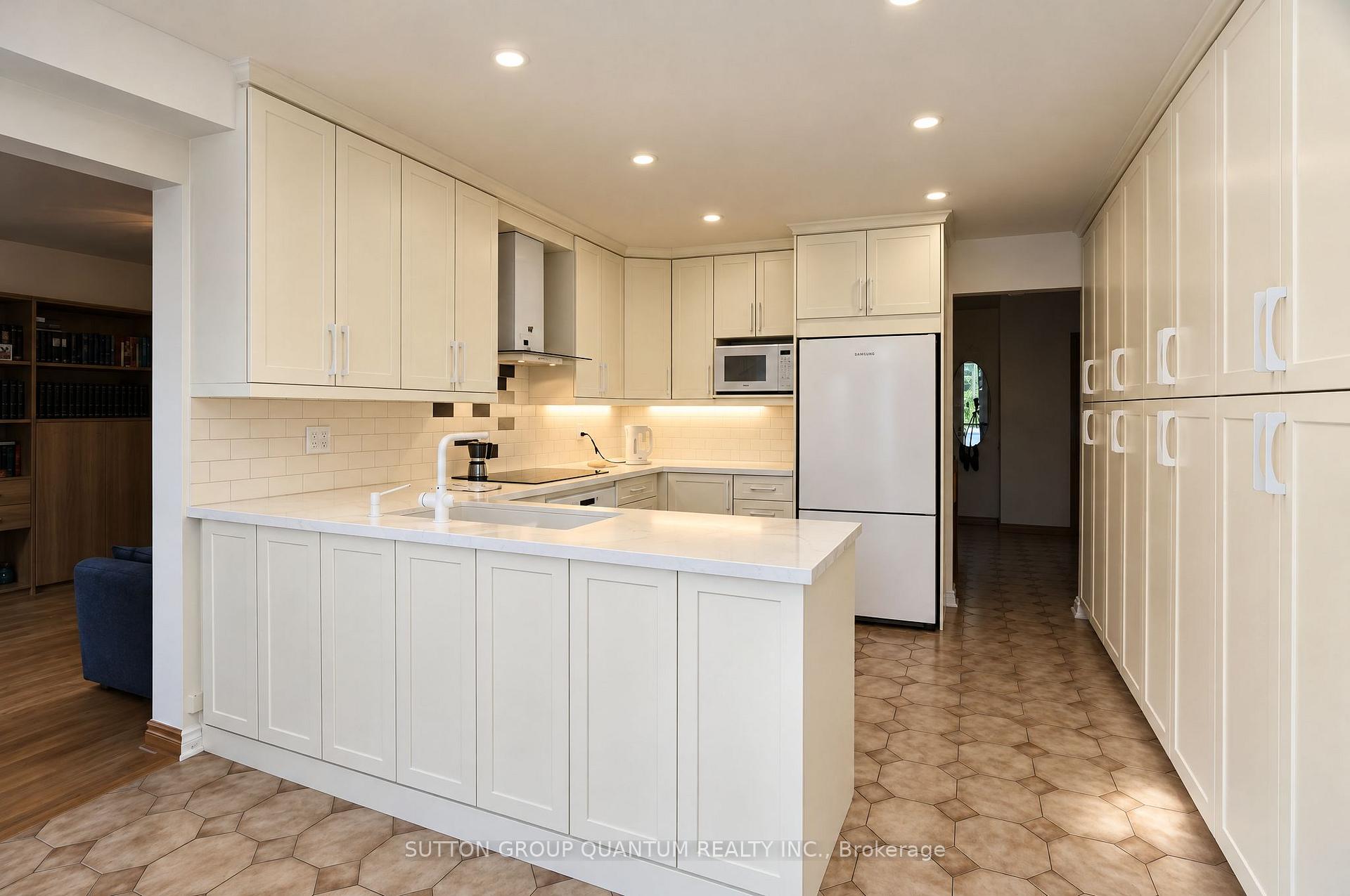 Photo 31 of 5254 Charnwood Crescent, Mississauga, East Credit — HOMEH