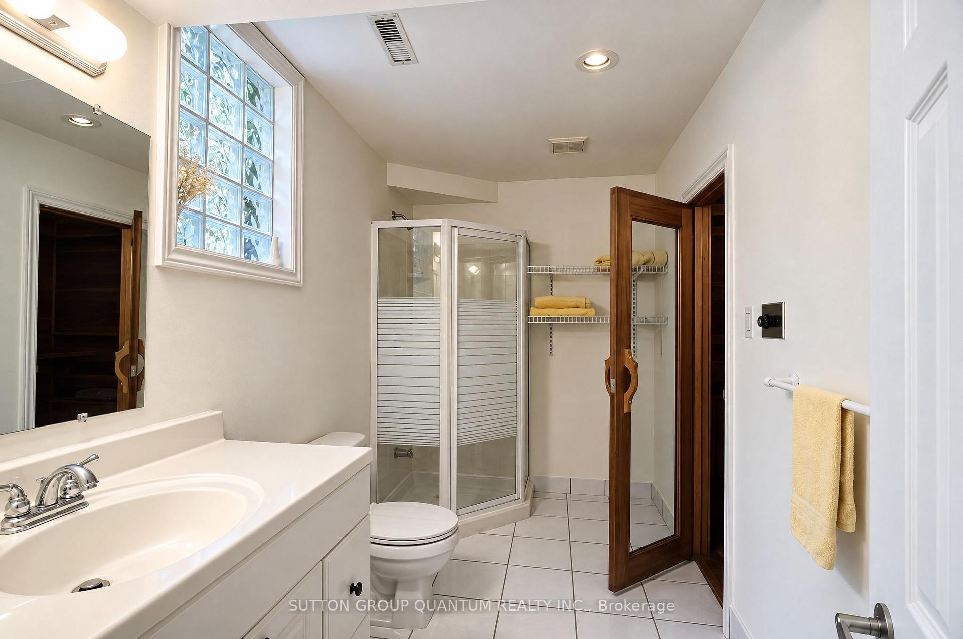Photo 34 of 5254 Charnwood Crescent, Mississauga, East Credit — HOMEH