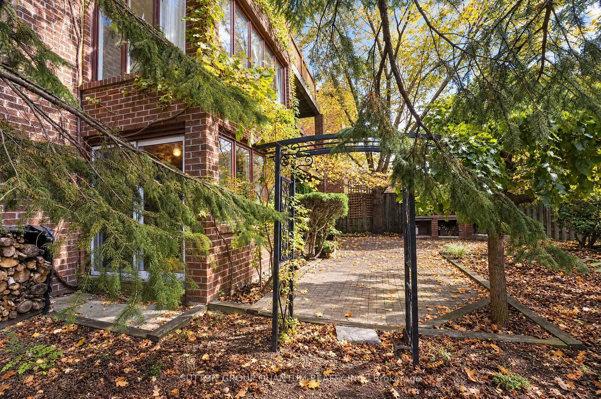 Photo 10 of 5254 Charnwood Crescent, Mississauga, East Credit — HOMEH