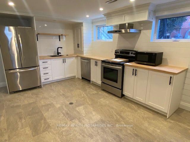 Photo 4 of Unit Lower Level, 2006 Carrera Lane, Mississauga, Clarkson — HOMEH