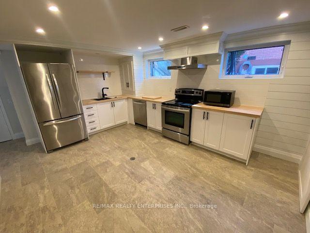 Photo 6 of Unit Lower Level, 2006 Carrera Lane, Mississauga, Clarkson — HOMEH