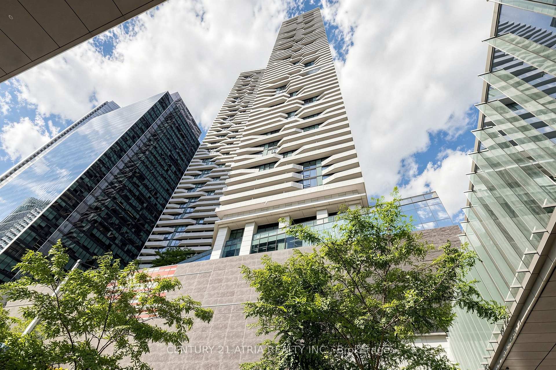 Photo 2 of Unit 5205, 88 Harbour Street, Toronto, Waterfront Communities — HOMEH