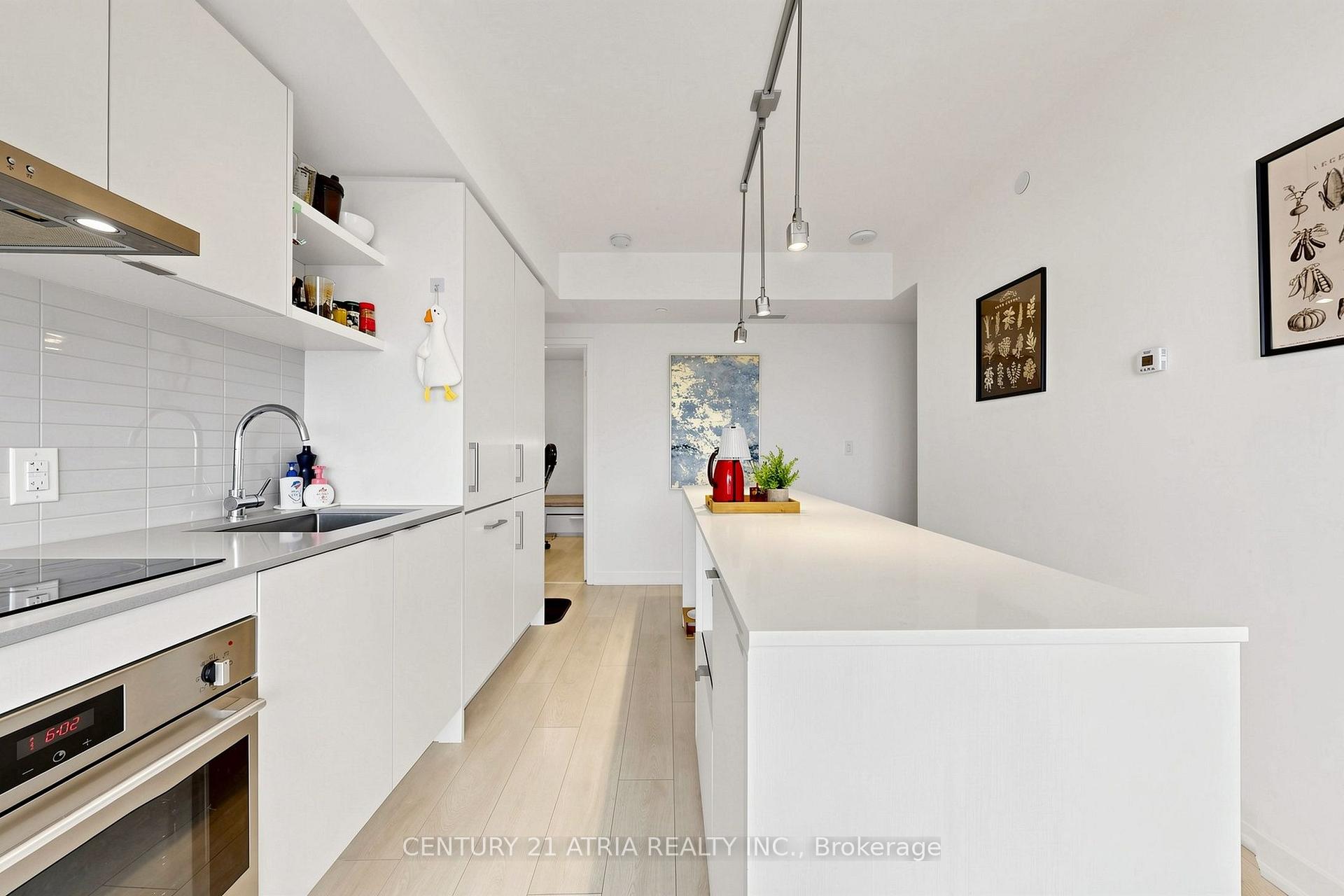 Photo 16 of Unit 5205, 88 Harbour Street, Toronto, Waterfront Communities — HOMEH