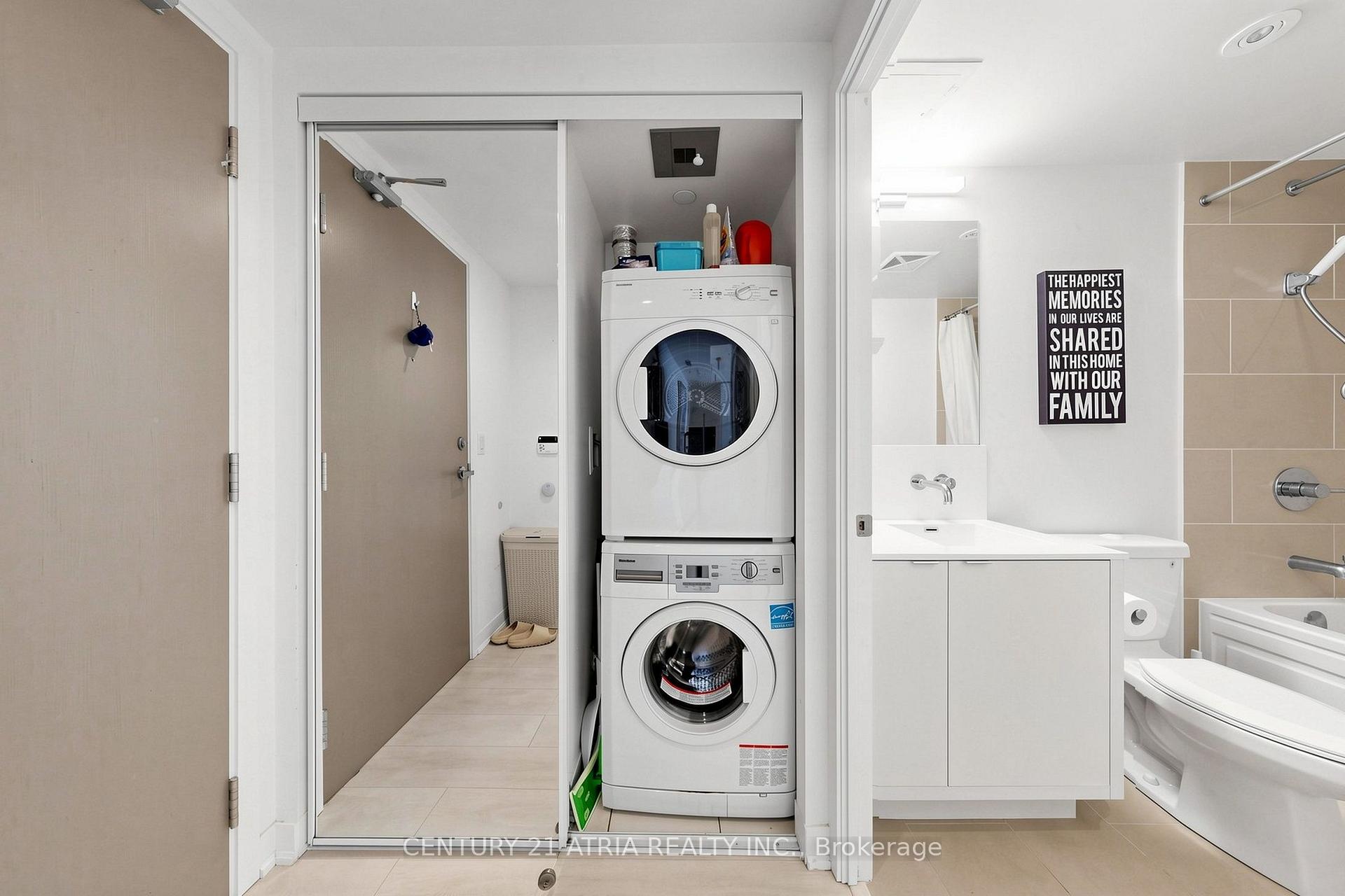 Photo 25 of Unit 5205, 88 Harbour Street, Toronto, Waterfront Communities — HOMEH