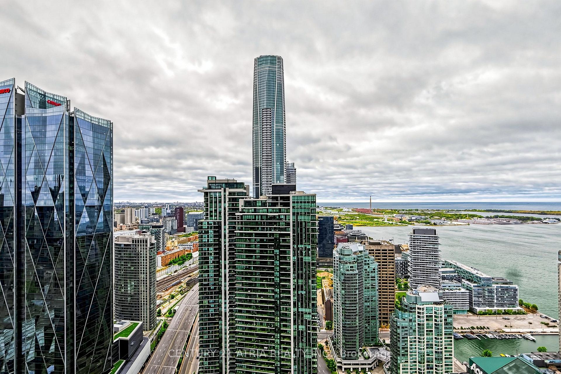 Photo 29 of Unit 5205, 88 Harbour Street, Toronto, Waterfront Communities — HOMEH