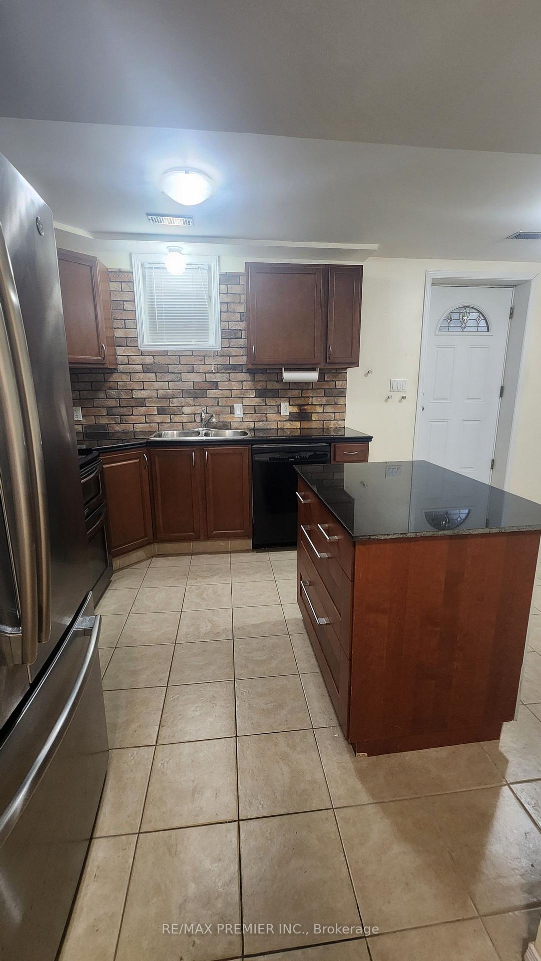 Photo 5 of Unit BASEMENT, 14A Oxbow Court, Vaughan, Vellore Village — HOMEH