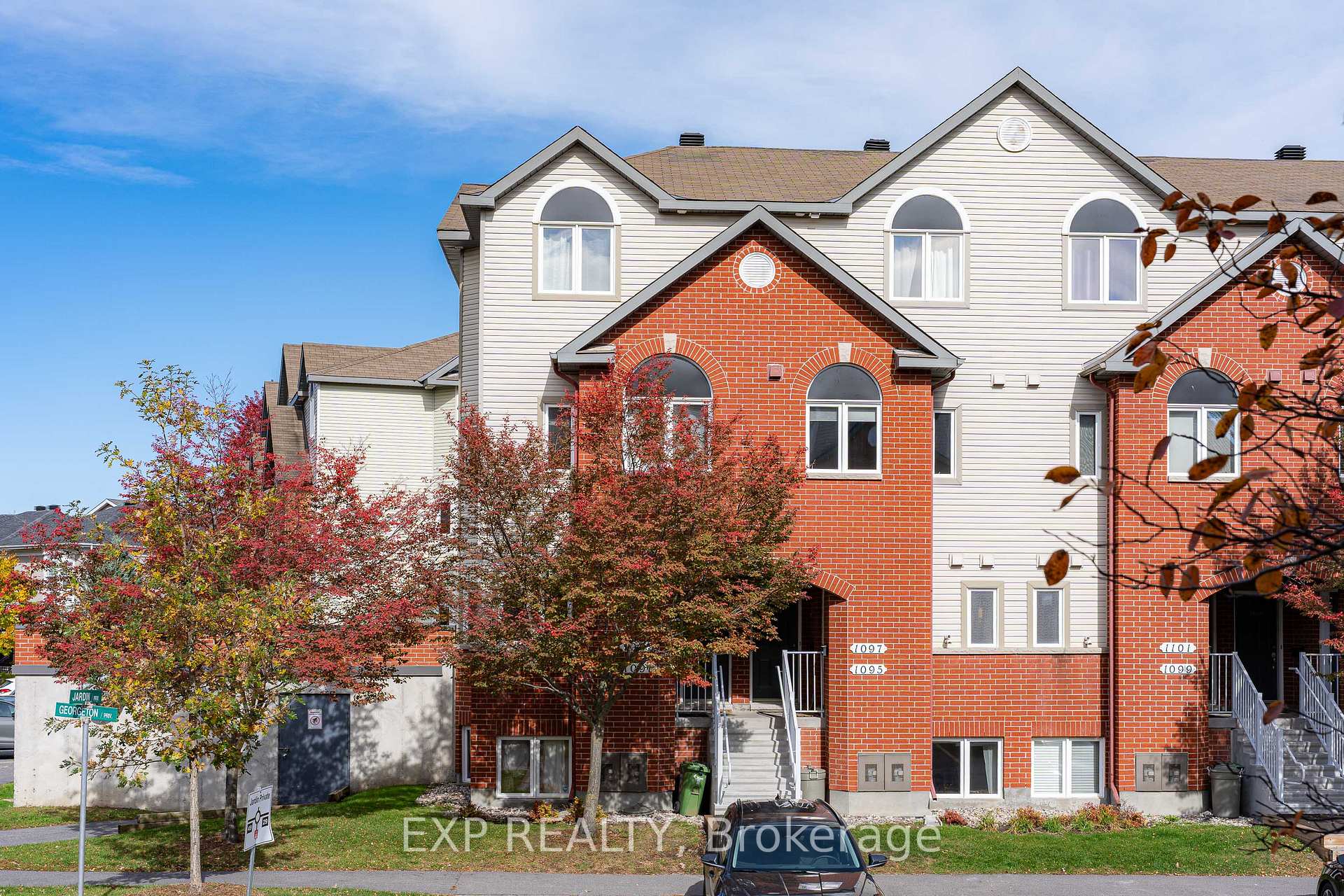 Photo 1 of 1091 Georgeton Private, Ottawa, Manor Park — HOMEH
